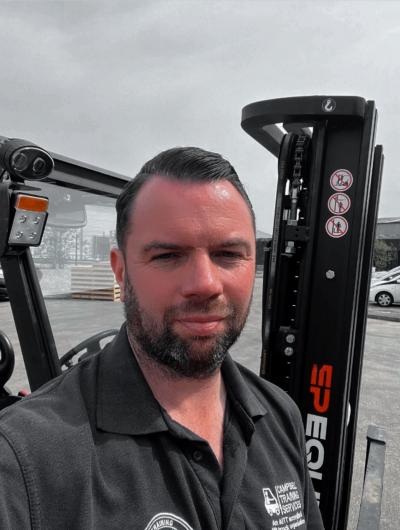 Make New Friends Warrington, Simon, 45 years old