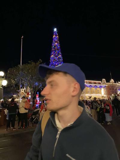 Make New Friends Weymouth, Matthew, 25 years old