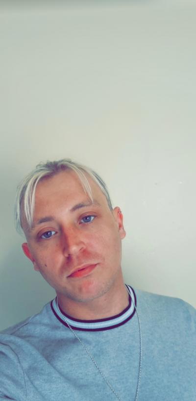 Make New Friends Winchester, Thomas, 31 years old