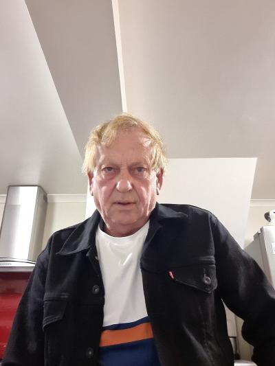Make New Friends Yateley, John, 62 years old