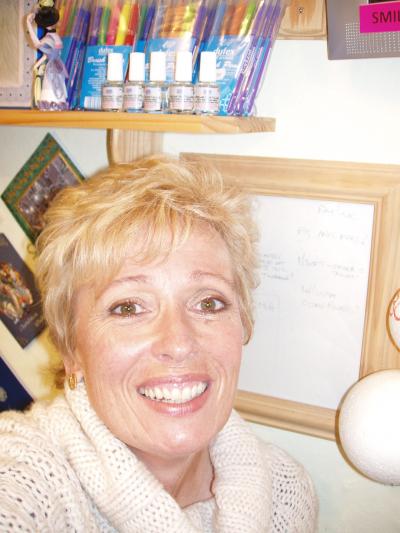 Make New Friends Yelverton, Janine, 62 years old